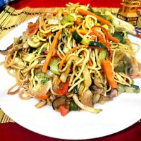 Chow Mein Vegetariano